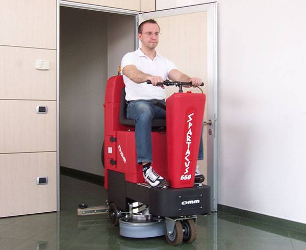 自動洗地機(jī)